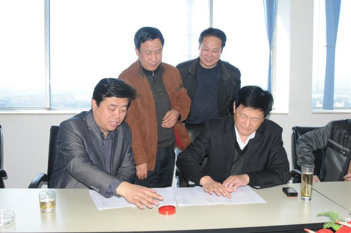 2012年3月31日，洛陽市國資委與魏振幫、李佑生、?？≥x、李愛科、張斌等5人組成的職工聯(lián)合購買體簽訂《產(chǎn)權(quán)轉(zhuǎn)讓協(xié)議》。